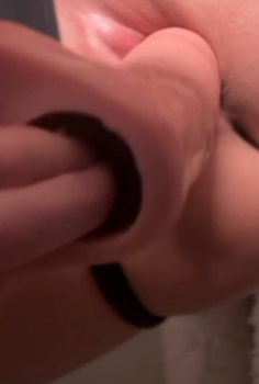 Esin Çepni Amına Dildo Sokuyor